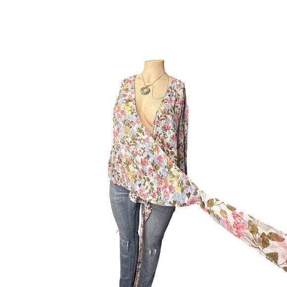 Lane Bryant Beautiful Wrap Around  Blouse Size 28 in Blue, Pink, Yellow Floral - Picture 8 of 12